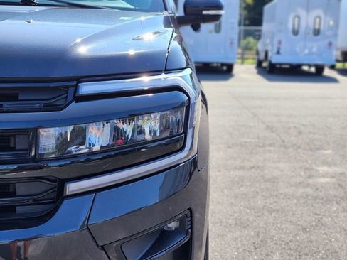 Used 2022 Ford Expedition Limited AWD/4WD image 10