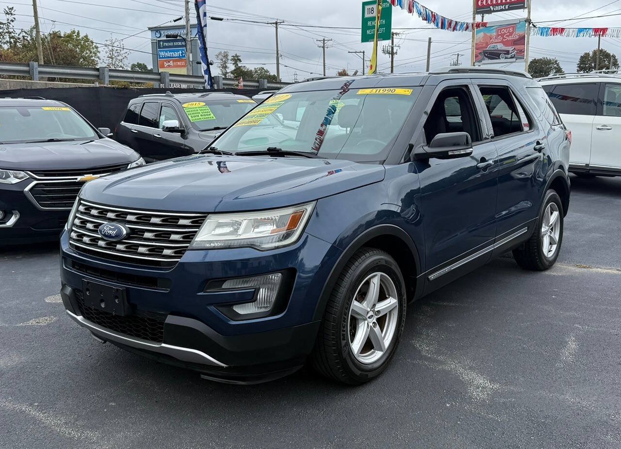 Used 2017 Ford Explorer XLT w/ Equipment Group 201A AWD/4WD image 10