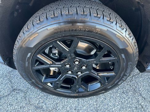 New 2025 Ford Maverick XLT w/ XLT Luxury Package image 10