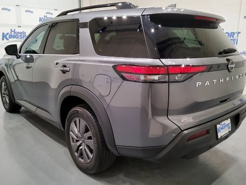 Used 2024 Nissan Pathfinder SV image 7