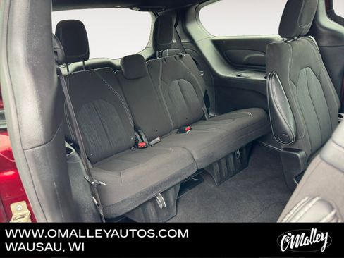 Used 2021 Chrysler Pacifica Touring AWD/4WD image 13