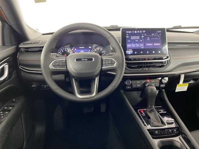 New 2026 Jeep Compass Trailhawk AWD/4WD image 17