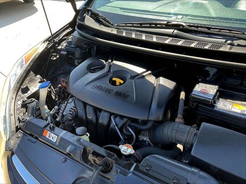 Used 2013 Hyundai Elantra Sedan FWD image 28