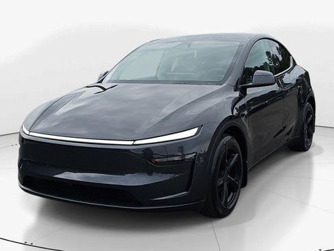 Used 2026 Tesla Model Y Long Range AWD/4WD image 8