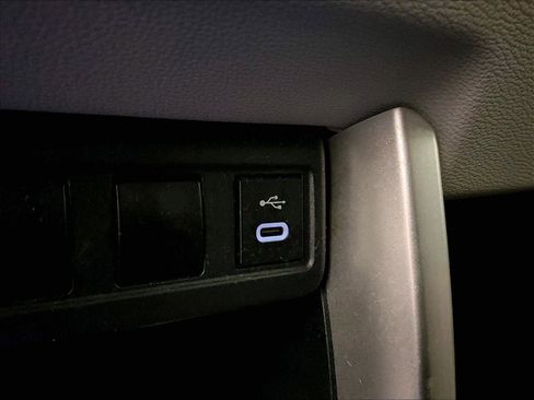 Used 2023 Toyota Corolla Cross LE w/ Moonroof Package FWD image 32