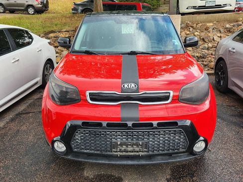 Used 2016 Kia Soul + w/ Designer's Package FWD image 2