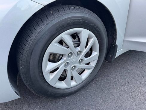 Used 2020 Hyundai Elantra SE w/ Cargo Package (C1) image 17