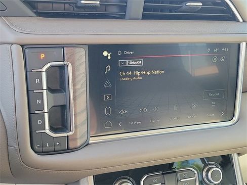 Used 2023 GMC Yukon Denali image 10