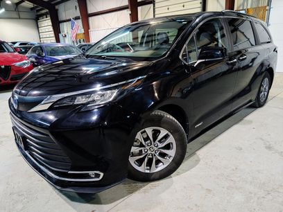 Used 2021 Toyota Sienna XLE w/ XLE Plus Package