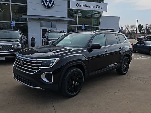 New 2026 Volkswagen Atlas SE FWD image 1