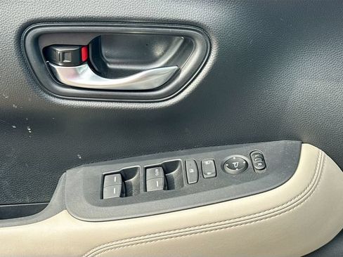 Used 2024 Honda HR-V LX image 15