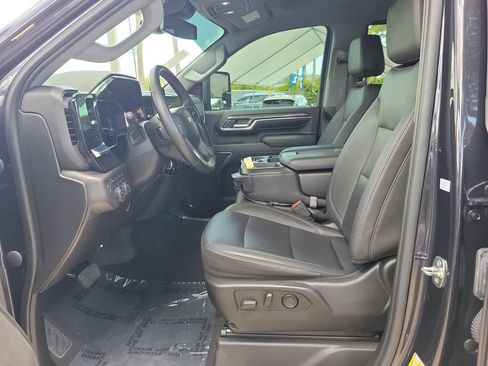 Used 2024 Chevrolet Silverado 2500 LTZ AWD/4WD image 18