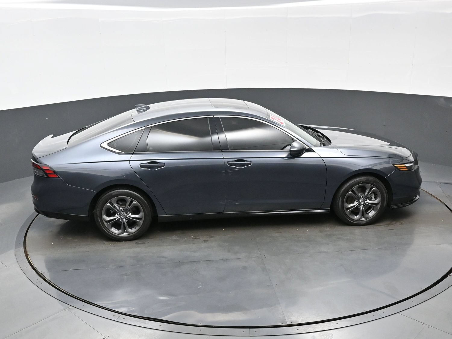 Used 2024 Honda Accord EX-L image 43