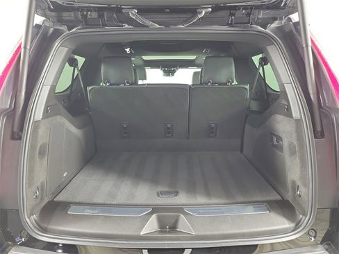 Certified 2023 Cadillac Escalade ESV Premium Luxury image 8