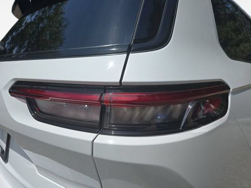 Certified 2023 Jeep Grand Cherokee Altitude AWD/4WD image 37