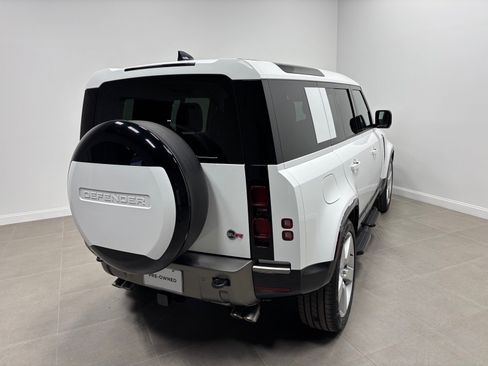 Used 2025 Land Rover Defender 110 X-Dynamic SE AWD/4WD image 7