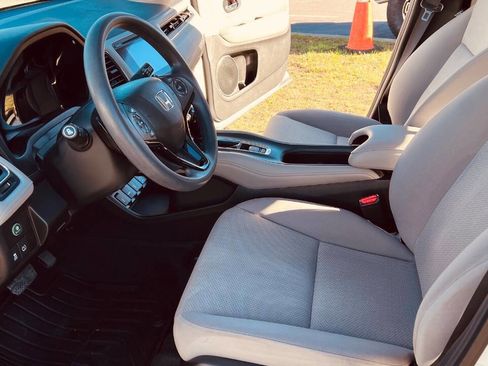 Used 2016 Honda HR-V EX image 17