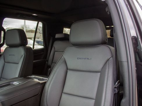 Used 2024 GMC Yukon Denali image 12
