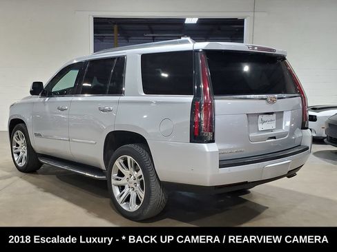 Used 2018 Cadillac Escalade Luxury RWD image 11