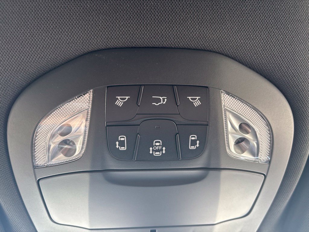 New 2027 Chrysler Pacifica Select FWD image 5
