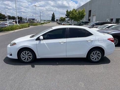 Used 2018 Toyota Corolla LE w/ Carpet Mat Package (TMS) FWD image 8