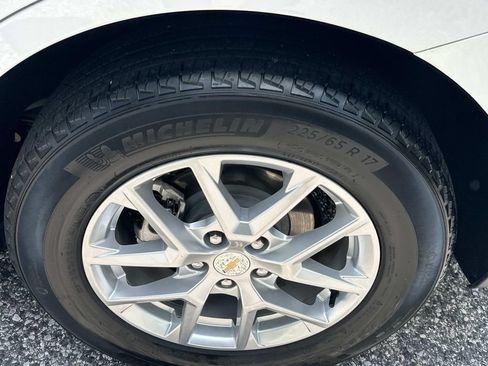 Used 2023 Chevrolet Equinox LT FWD image 12