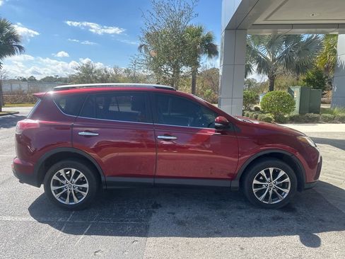 Used 2018 Toyota RAV4 Limited image 10