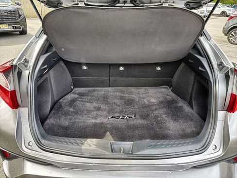 Used 2018 Toyota C-HR XLE FWD image 24