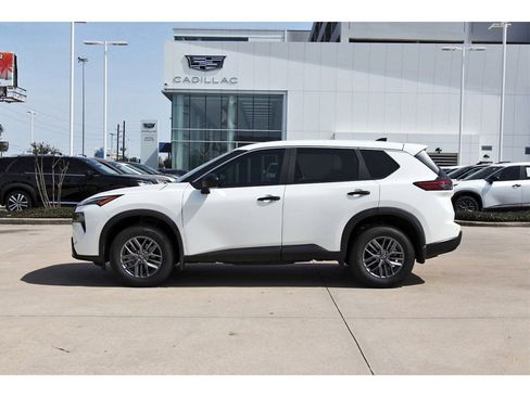 Used 2024 Nissan Rogue S image 3