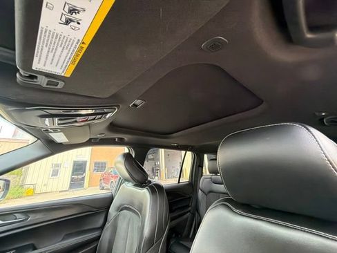 Used 2025 Jeep Grand Cherokee Altitude RWD image 22