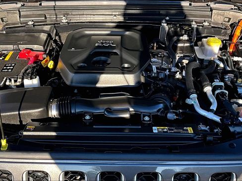 Used 2021 Jeep Wrangler Unlimited Sahara w/ Dual Top Group image 33