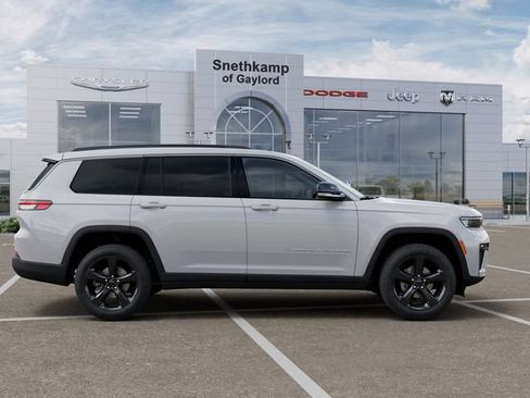 New 2026 Jeep Grand Cherokee L Limited w/ Limited Altitude Package AWD/4WD image 22