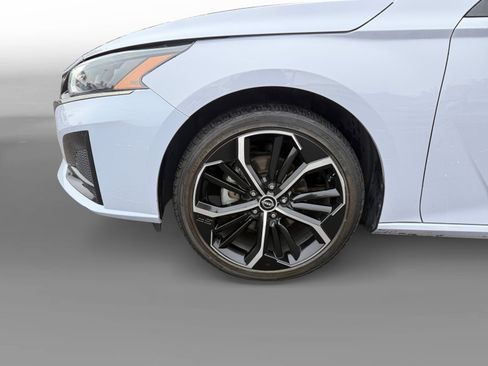 Used 2024 Nissan Altima 2.5 SR image 9