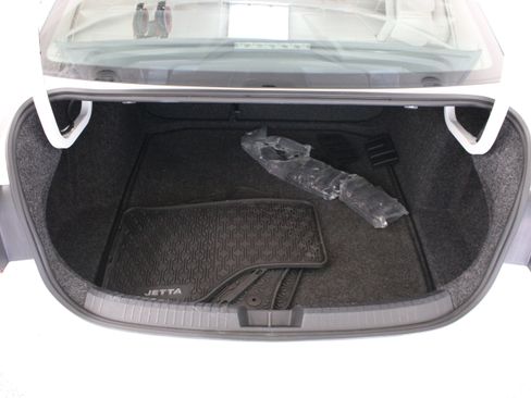 Used 2020 Volkswagen Jetta R-Line w/ R-Line Cold Weather Package FWD image 33