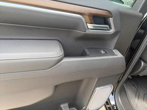 Used 2025 Chevrolet Silverado 1500 High Country AWD/4WD image 12