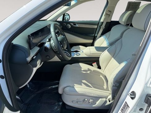 Used 2025 Genesis GV80 2.5T Prestige AWD/4WD image 9