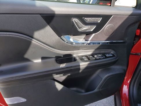 New 2026 Lincoln Corsair Premiere FWD image 18