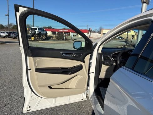 Certified 2019 Ford Edge Titanium image 10