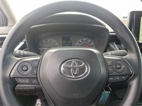 Used 2025 Toyota Corolla LE image 17