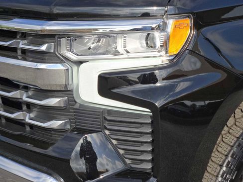 Certified 2024 Chevrolet Silverado 1500 LTZ image 9