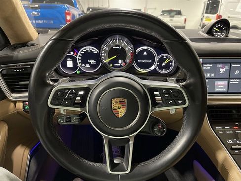 Used 2018 Porsche Panamera Turbo S Executive image 15
