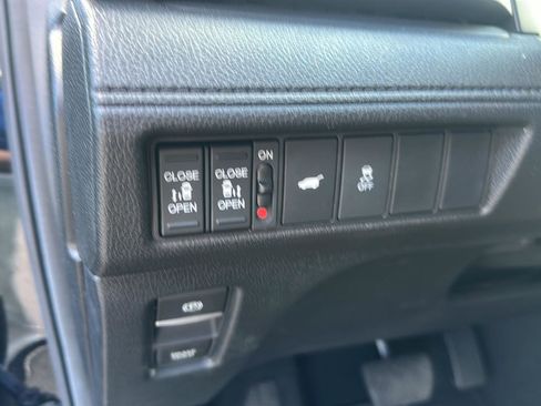 Used 2025 Honda Odyssey EX-L image 11