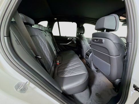 New 2026 BMW X5 xDrive40i w/ Climate Comfort Package image 30