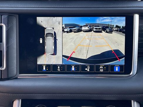 Used 2023 GMC Yukon Denali AWD/4WD image 25