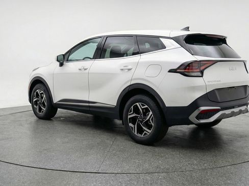 Used 2025 Kia Sportage LX FWD image 6