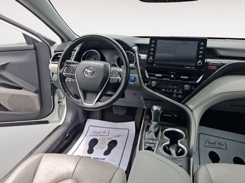 Used 2023 Toyota Camry XLE FWD image 11