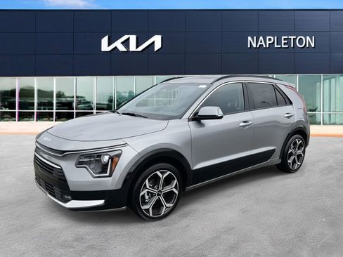 Certified 2025 Kia Niro EX Touring image 3