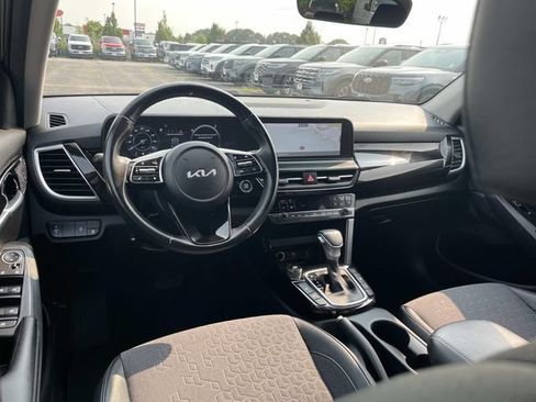 Used 2024 Kia Seltos S AWD/4WD image 17