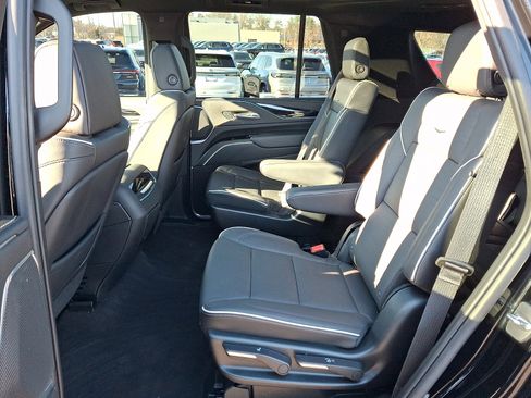 Certified 2023 Cadillac Escalade Sport w/ LPO, ONYX Package image 11