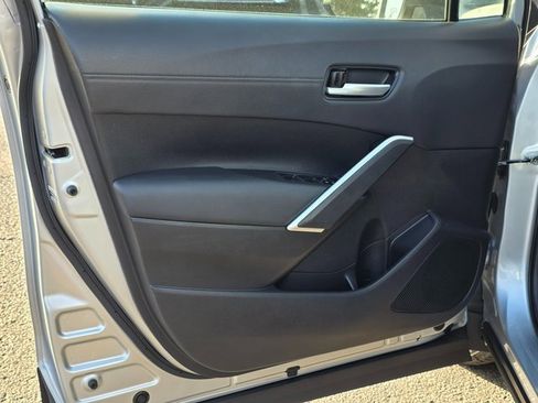 Used 2023 Toyota Corolla Cross XLE image 19